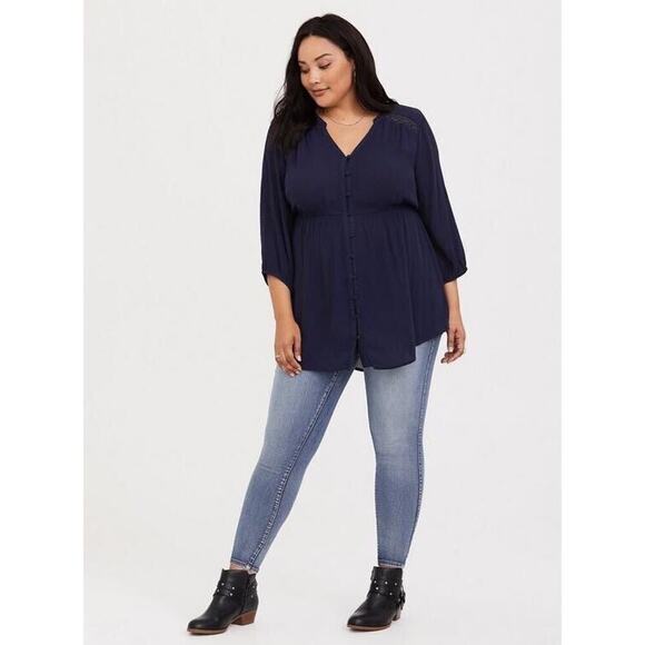 Torrid Size 0 Blue Gauze With Lace Inset Shoulders Tunic Top Button Down - Picture 1 of 10